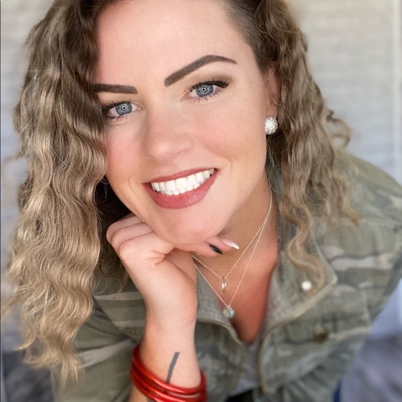 Meet your Posher, Whitney - Picture 13 of 14